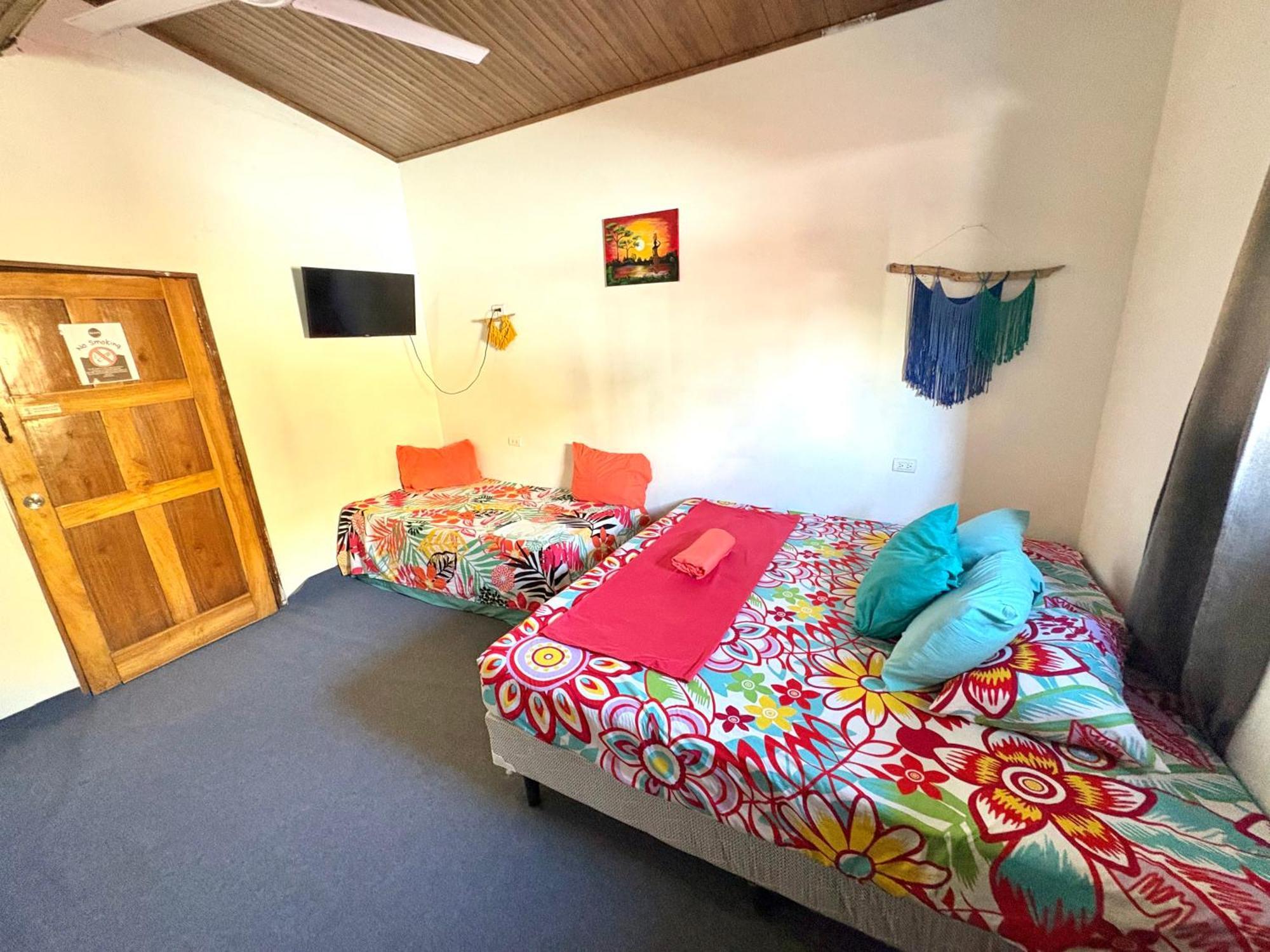 קפוס Passifloras Hostel מראה חיצוני תמונה
